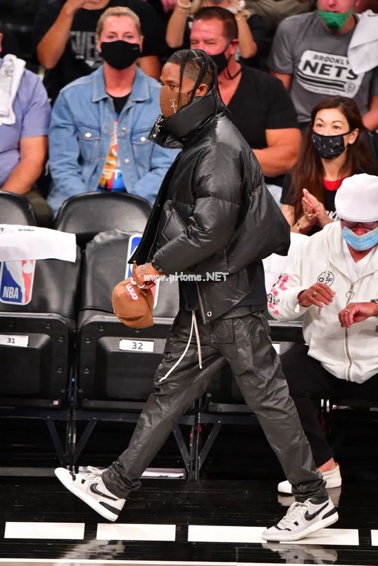  Travis Scott