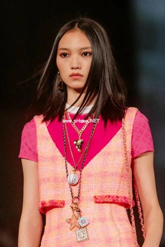 CHANEL 2023/24 Cruise